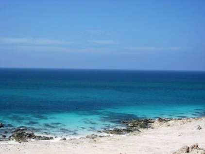 Nem vou colocar todas as praias, mas olha a agua.