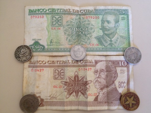 CUP, Peso Cubano, ou Moeda Nacional.
