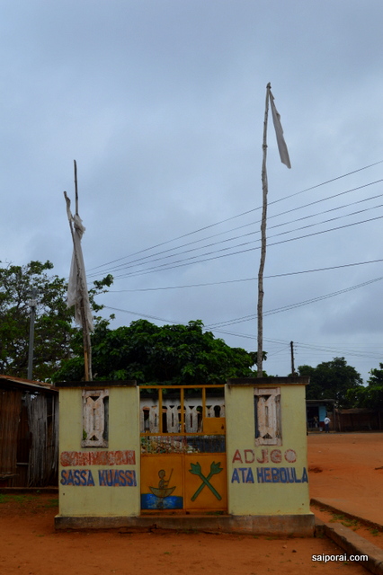 Locais de culto espalhados pela por Ouidah