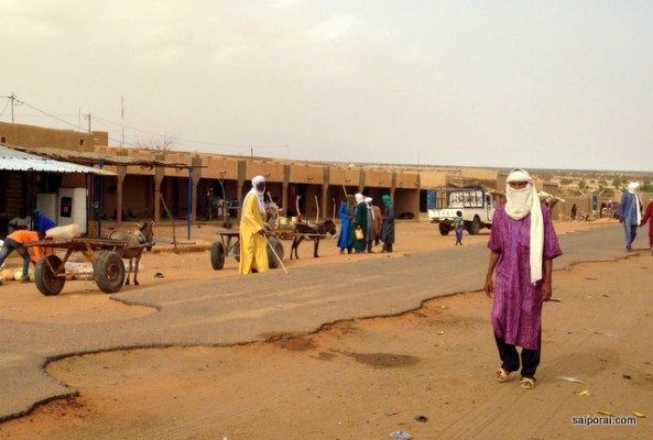Tuaregues ficam mais comuns no interior
