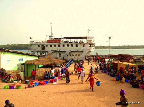 Dia de feira em Bubaque