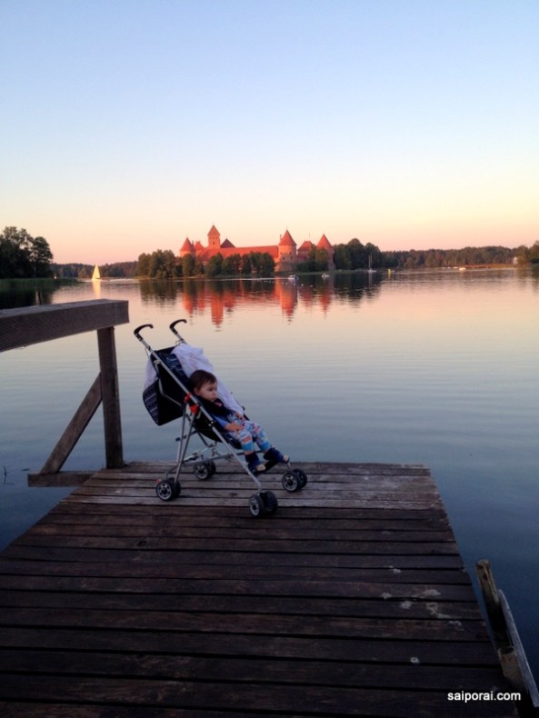 Gabriel se preparando para dormir